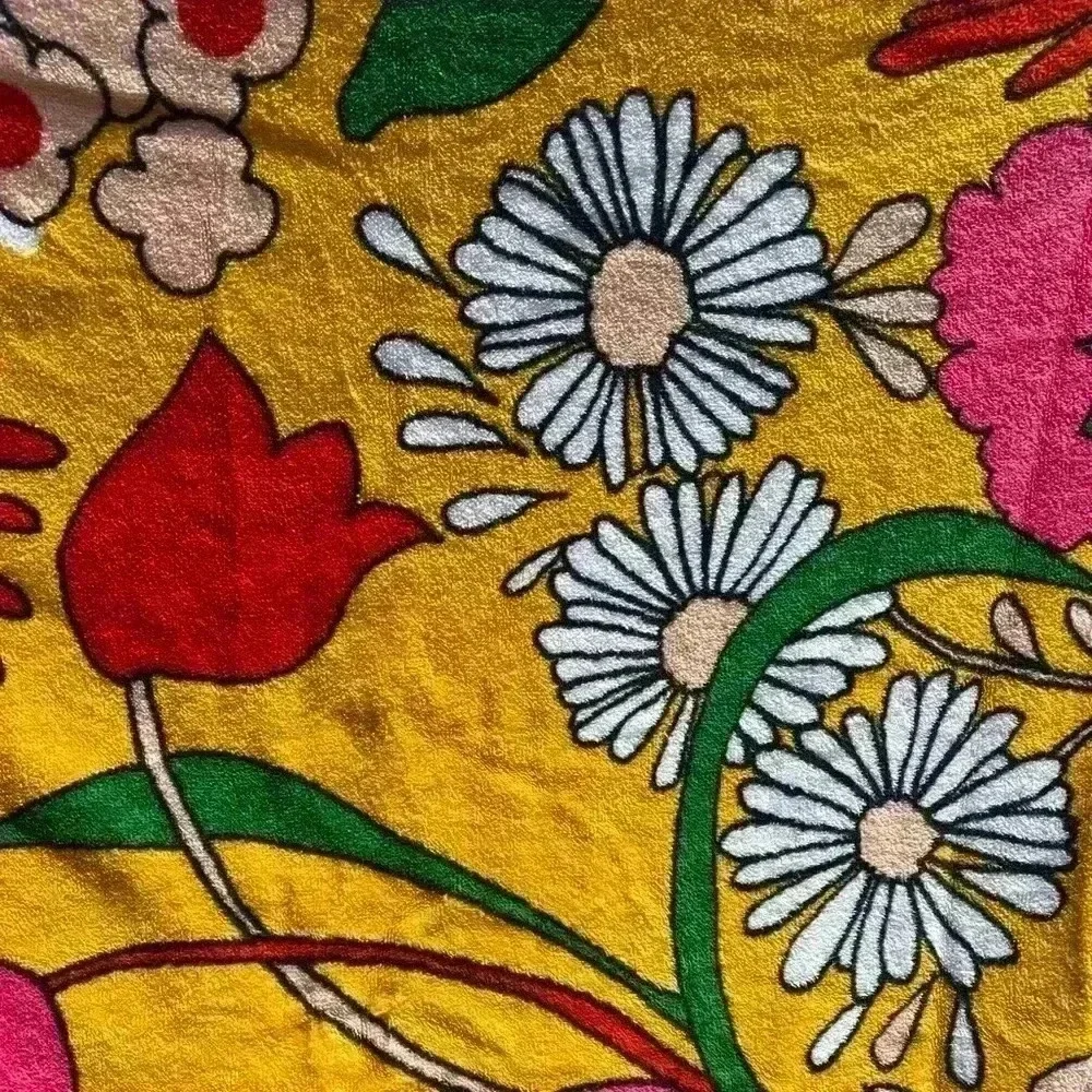 ban.do Beach, Please! Superbloom Beach Towel 60s/ 70s flowers